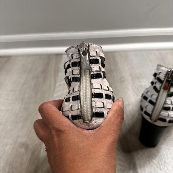 Banana Republic Shoes Womens Size 9 Black White Woven Strappy Heeled Sandals Zip - Picture 7 of 11